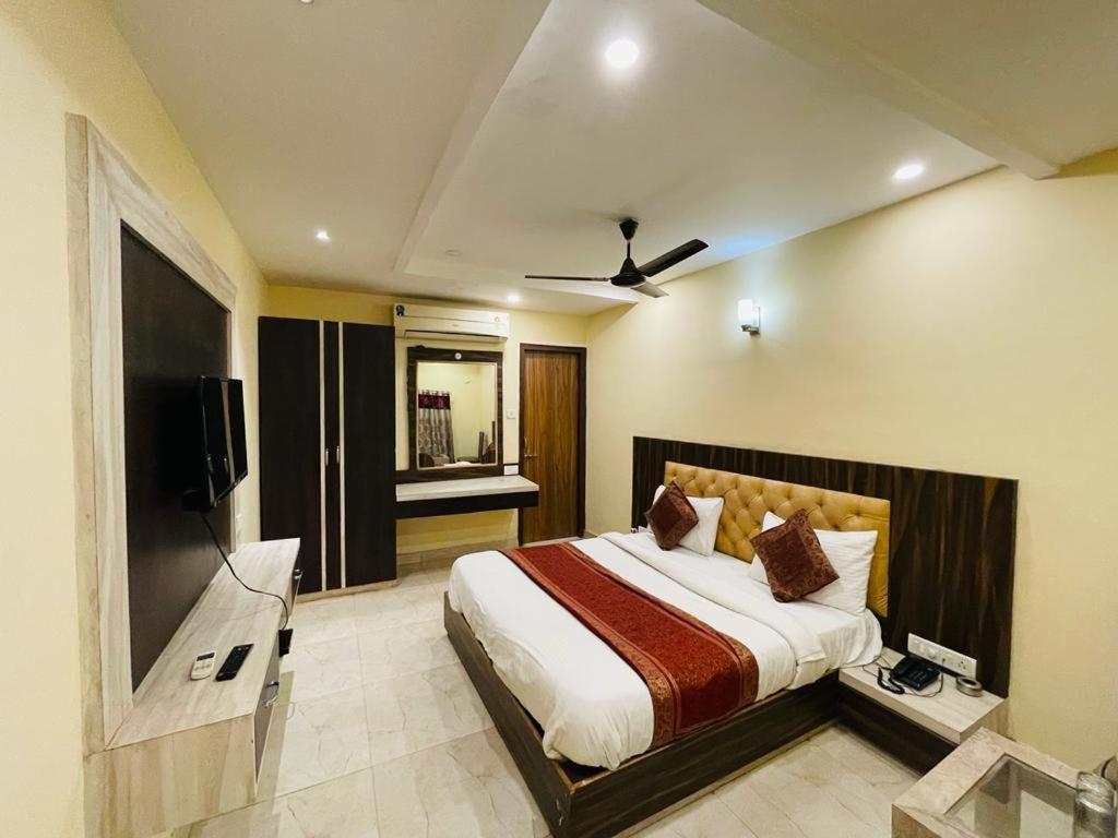 Hotel Augusto Varanasi Ngoại thất bức ảnh