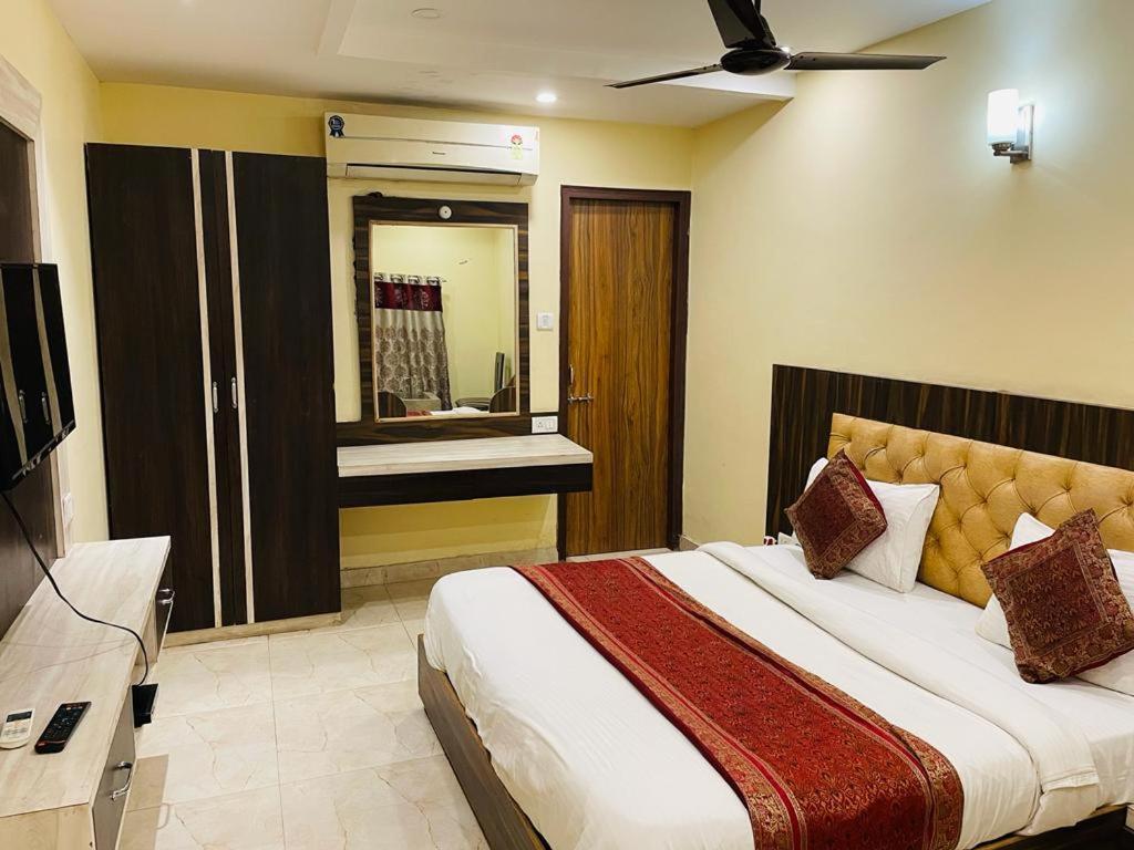 Hotel Augusto Varanasi Ngoại thất bức ảnh