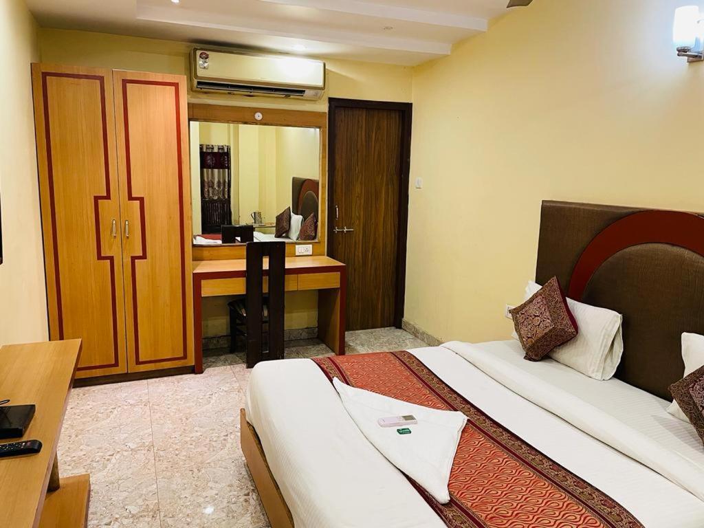Hotel Augusto Varanasi Ngoại thất bức ảnh